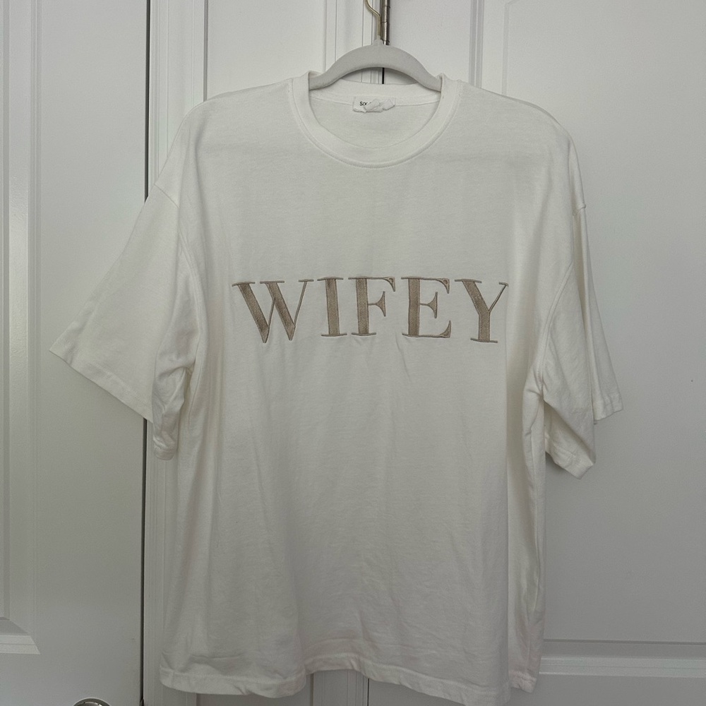 White 'WIFEY' Short Sleeve Tee by Six Stories